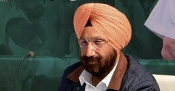 Randhawa discusses ED, other issues with Ministers and MLAs